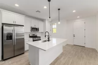 Photo #1: 6993717 Listing 