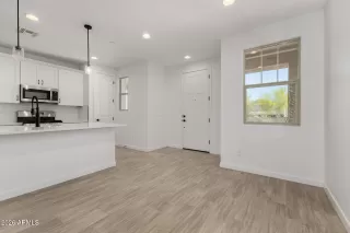 Photo #6: 6993717 Listing 