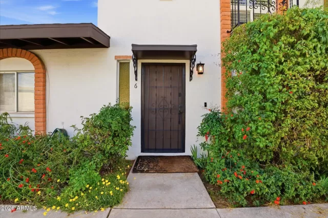 MLS: 6993731 Condo For Sale