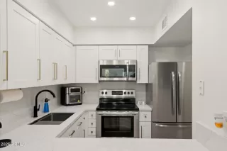 Photo #6: 6993731 Listing 