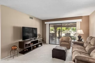 Photo #4: 6993823 Listing 