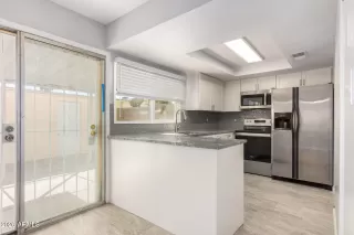 Photo #3: 6993851 Listing 