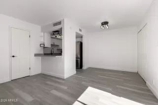 Photo #5: 6993861 Listing 