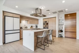 Photo #5: 6993951 Listing 