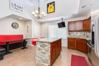 Photo #1: 6993968 Listing 