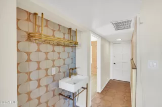 Photo #5: 6994019 Listing 