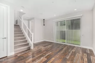 Photo #4: 6994068 Listing 