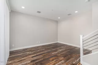 Photo #5: 6994068 Listing 