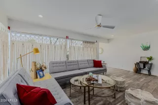 Photo #6: 6994436 Listing 