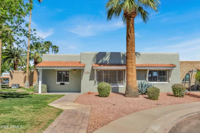 MLS: 6994977 Condo For Sale