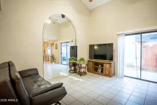 Photo #6: 6995077 Listing 