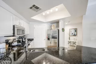 Photo #3: 6995253 Listing