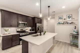 Photo #2: 6995281 Listing