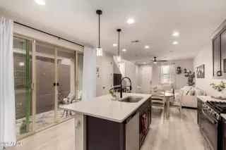 Photo #6: 6995281 Listing