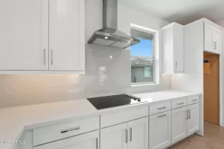 Photo #3: 6995341 Listing