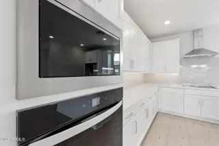 Photo #4: 6995341 Listing