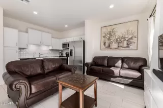 Photo #4: 6995345 Listing