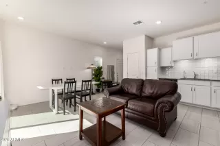 Photo #6: 6995345 Listing