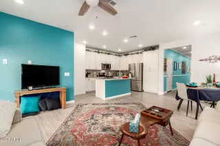 Photo #6: 6995352 Listing