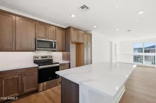 Photo #2: 6995394 Listing