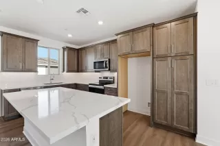 Photo #3: 6995394 Listing