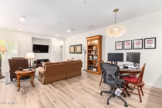 Photo #4: 6995402 Listing