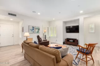 Photo #5: 6995402 Listing