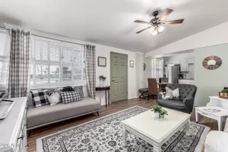 Photo #5: 6995534 Listing 