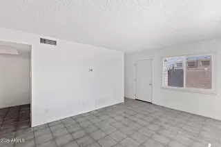 Photo #6: 6995547 Listing 