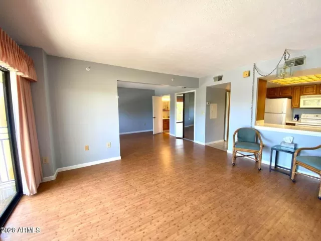 MLS: 6995588 Condo For Sale