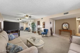 Photo #6: 6995694 Listing 