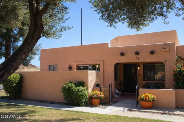 MLS: 6995796 Condo For Sale