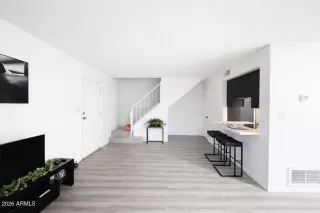 Photo #2: 6995801 Listing 