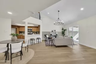 Photo #6: 6996033 Listing 