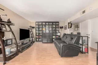 Photo #5: 6996443 Listing 