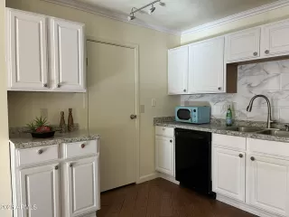 Photo #5: 6996461 Listing