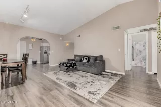 Photo #3: 6996561 Listing 