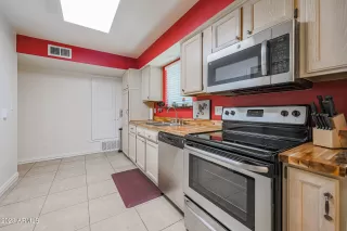 Photo #2: 6996806 Listing 