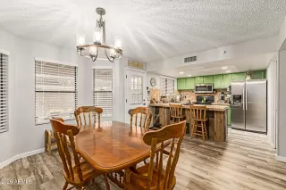 Photo #5: 6997057 Listing 