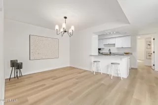 Photo #4: 6997380 Listing 