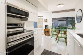 Photo #3: 6997607 Listing 