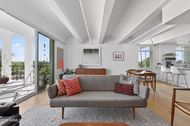 MLS: 6997633 Condo For Sale