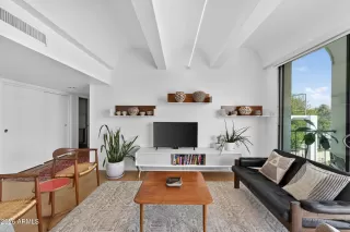 Photo #1: 6997633 Listing 