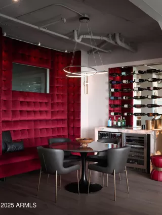 Photo #3: 6997790 Listing 