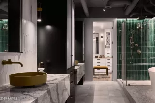 Photo #6: 6997790 Listing 