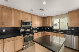 Photo #5: 6997848 Listing 