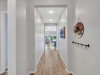 Photo #3: 6998098 Listing 