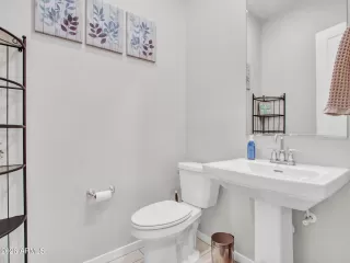 Photo #5: 6998098 Listing 