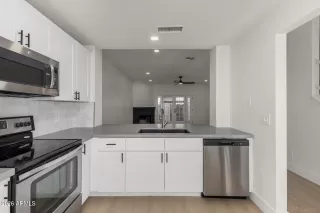 Photo #6: 6998132 Listing