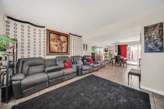 Photo #3: 6998182 Listing